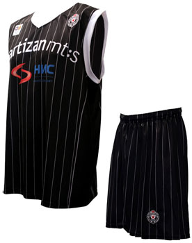 Partizanov košarkaški dres+šorc  10/11 sa imenom i brojem-1